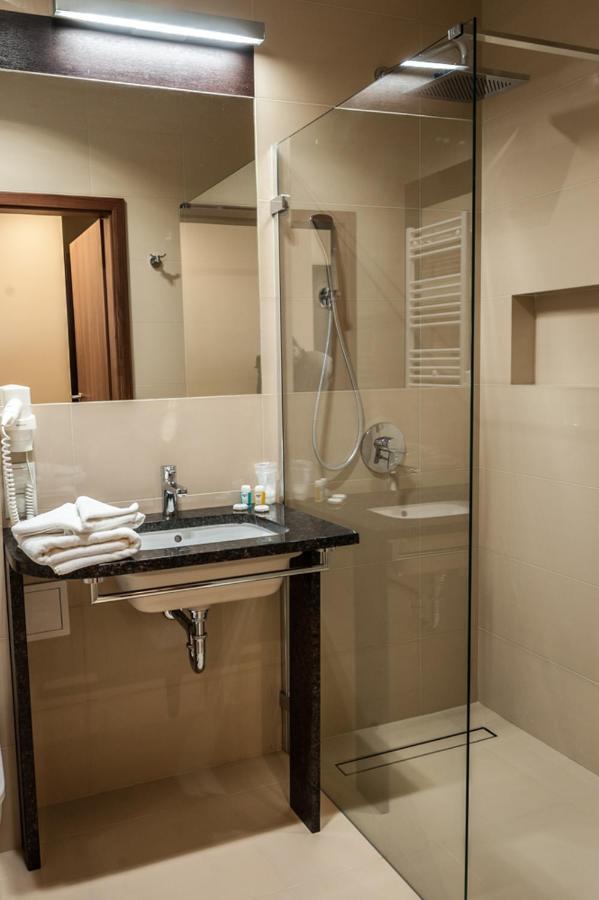 Hotel Lazur Spa & Conference Калиш Экстерьер фото